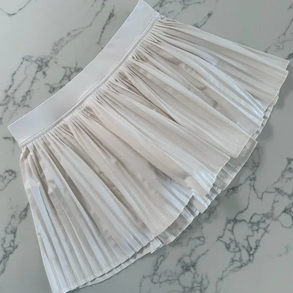 Lululemon Varsity High-Rise Pleated Tennis Skirt - White - Size 8 - Picture 2 of 6